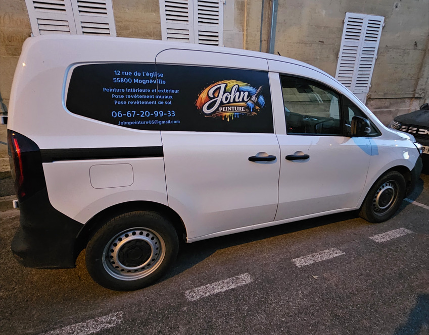 Camionnette John Peinture floquée aux couleurs de l'entreprise — peinture intérieure et extérieure, revêtements muraux et de sol